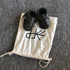 Olive green Freshly Picked moccasins NWT